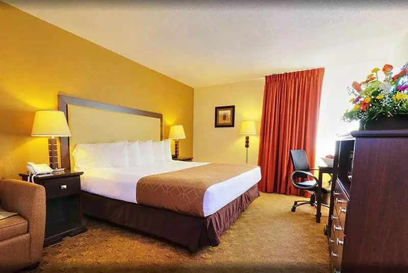 キングサイズベッドのスタンダードルーム, Village Inn Clemmons Winston Salem, Trademark By Wyndham