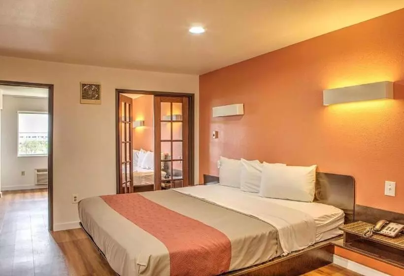 キングサイズベッドのスタンダードルーム, Motel 6 Dallas, Tx  Northwest