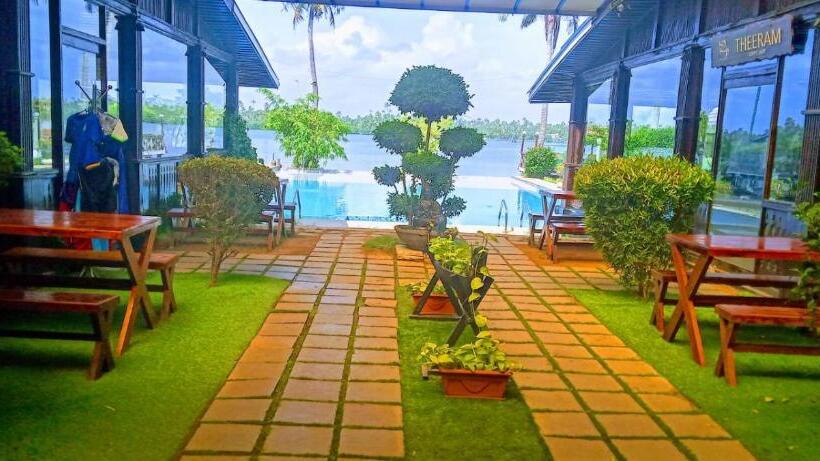 Номер Стандарт Вид на Бассейн, Sea Lagoon Health Resort