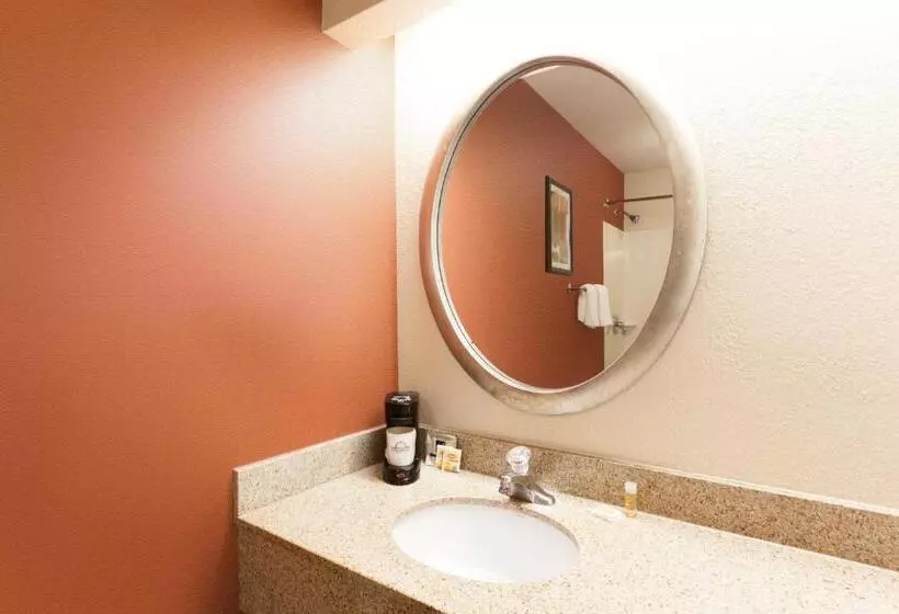 ビジネスルーム, Days Inn By Wyndham Monmouth Junction S Brunswick Princeton
