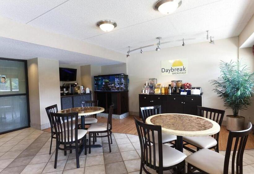 חדר ביזנס, Days Inn By Wyndham Monmouth Junction S Brunswick Princeton