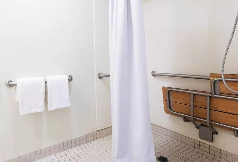 デラックスルーム, Red Roof Inn Edison
