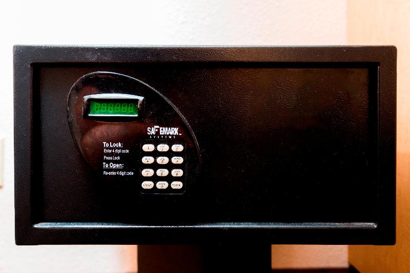 带大床的标准间, Red Roof Inn Louisville Fair And Expo