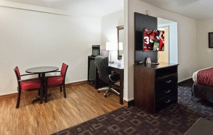 جناح سرير كينج, Red Roof Inn Oklahoma Airport I 40 W Fairgrounds