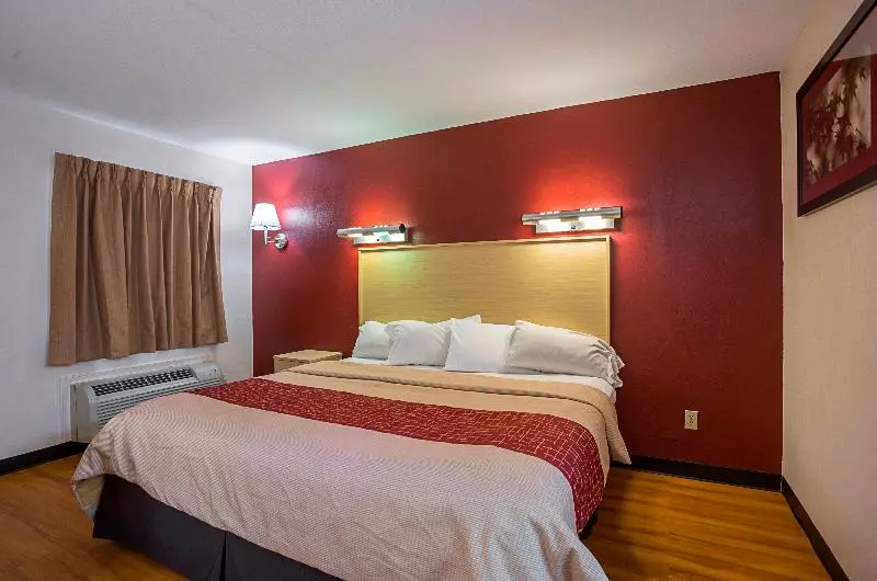 キングサイズベッドのスタンダードルーム, Red Roof Inn West Memphis, Ar