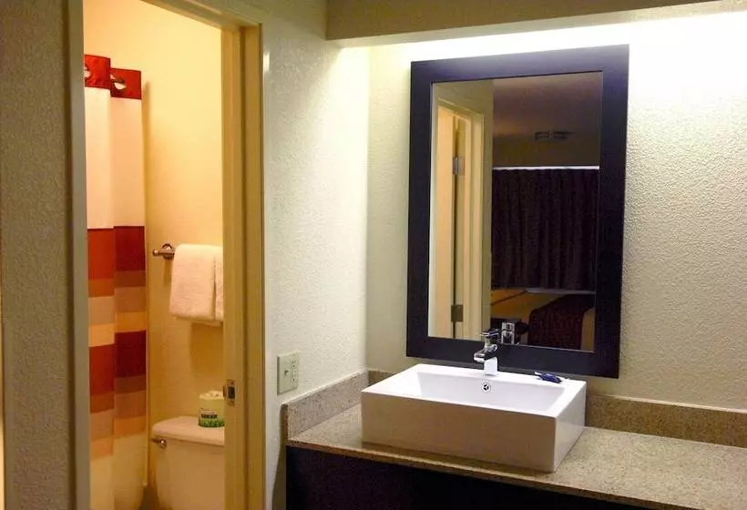 ２ダブルベッドのスタンダードルーム, Red Roof Inn Plus+ Baltimore North   Timonium
