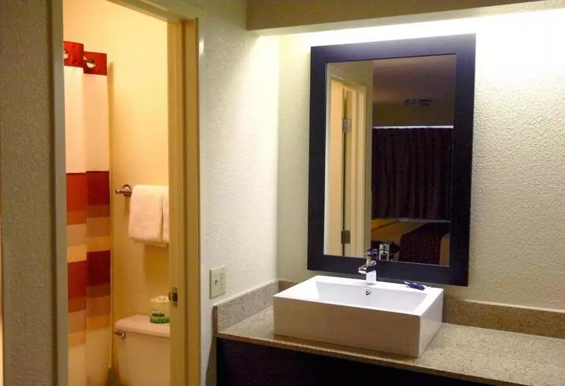 ２ダブルベッドのスタンダードルーム, Red Roof Inn Plus+ Baltimore North   Timonium