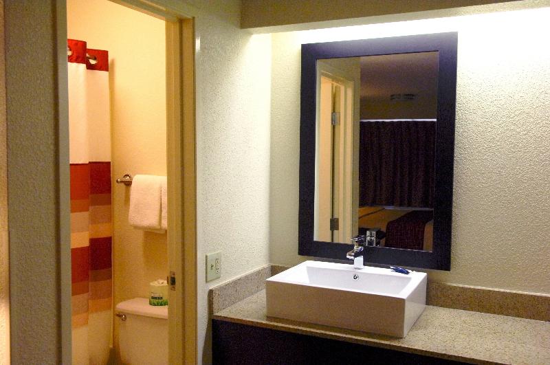 디럭스 룸 킹사이즈 침대, Red Roof Inn Plus+ Baltimore North   Timonium