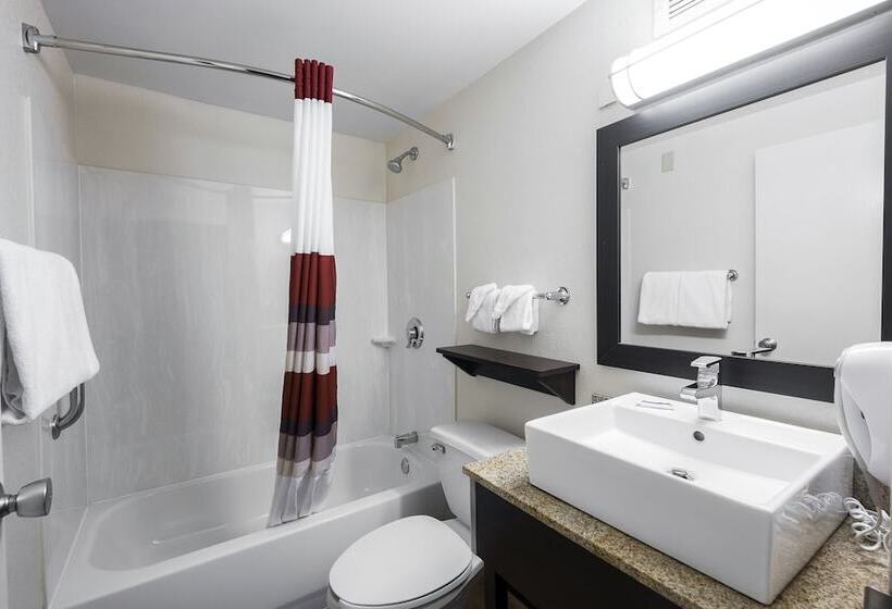 프리미엄 룸, Red Roof Inn Plus+ Boston   Woburn/ Burlington
