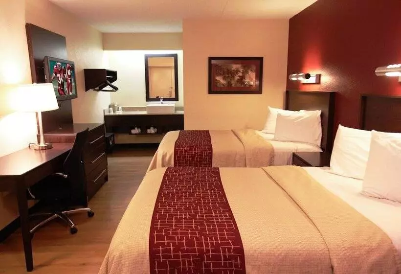 ２ダブルベッドのスタンダードルーム, Red Roof Inn Plus+ Philadelphia Airport