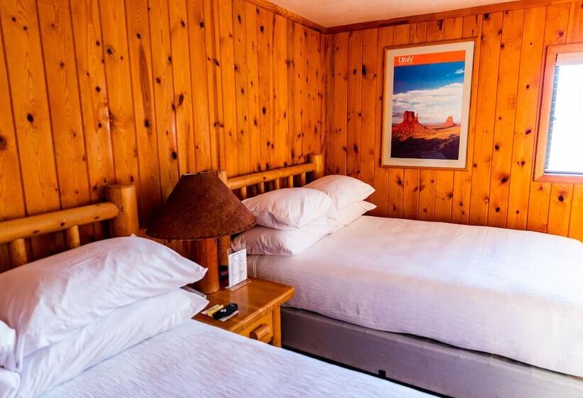 带2个双人床的标准工作室, Red Stone Inn