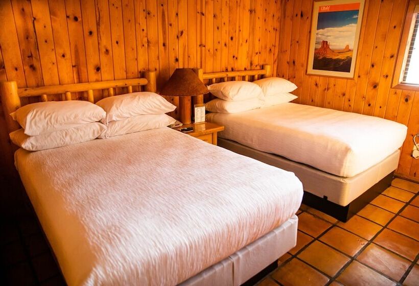 带2个双人床的标准工作室, Red Stone Inn