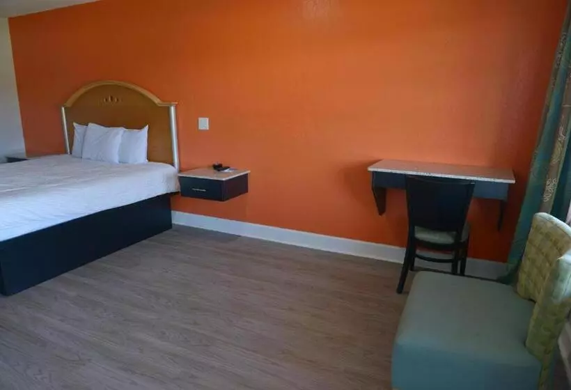 キングサイズベッドのスイートルーム, Rodeway Inn & Suites Winter Haven Chain Of Lakes