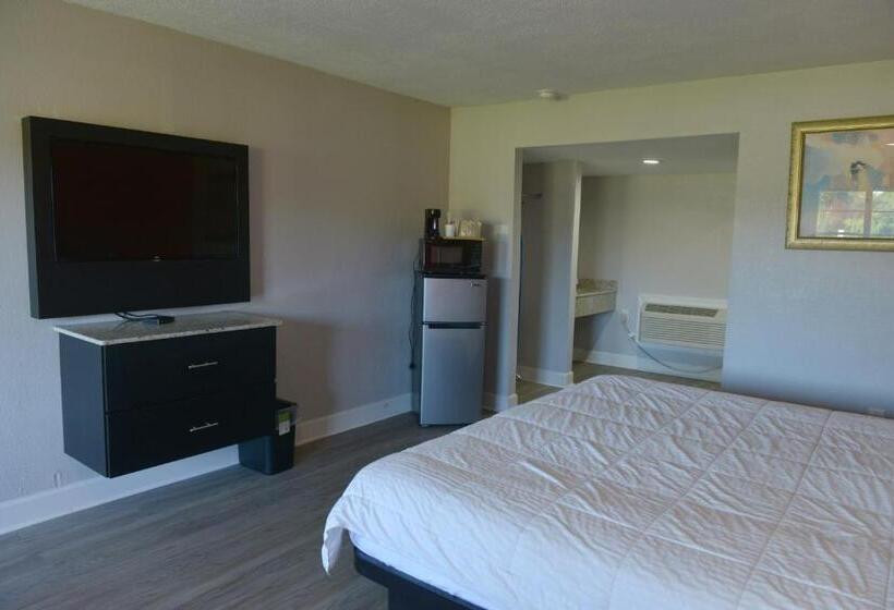 جناح سرير كينج, Rodeway Inn & Suites Winter Haven Chain Of Lakes