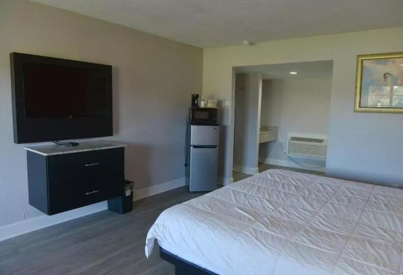 キングサイズベッドのスイートルーム, Rodeway Inn & Suites Winter Haven Chain Of Lakes