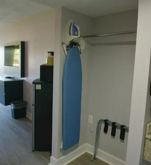 キングサイズベッドのスイートルーム, Rodeway Inn & Suites Winter Haven Chain Of Lakes