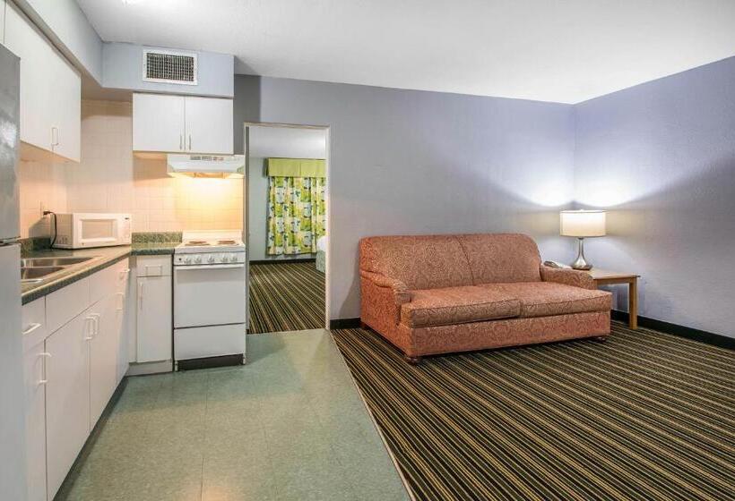 سوییت, Rodeway Inn & Suites Winter Haven Chain Of Lakes