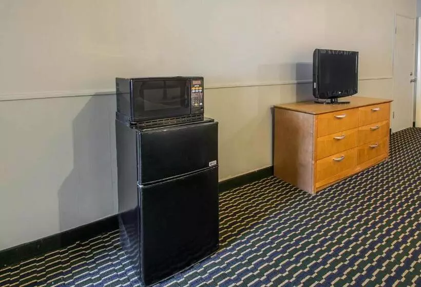 キングサイズベッドのスタンダードルーム, Rodeway Inn & Suites Winter Haven Chain Of Lakes