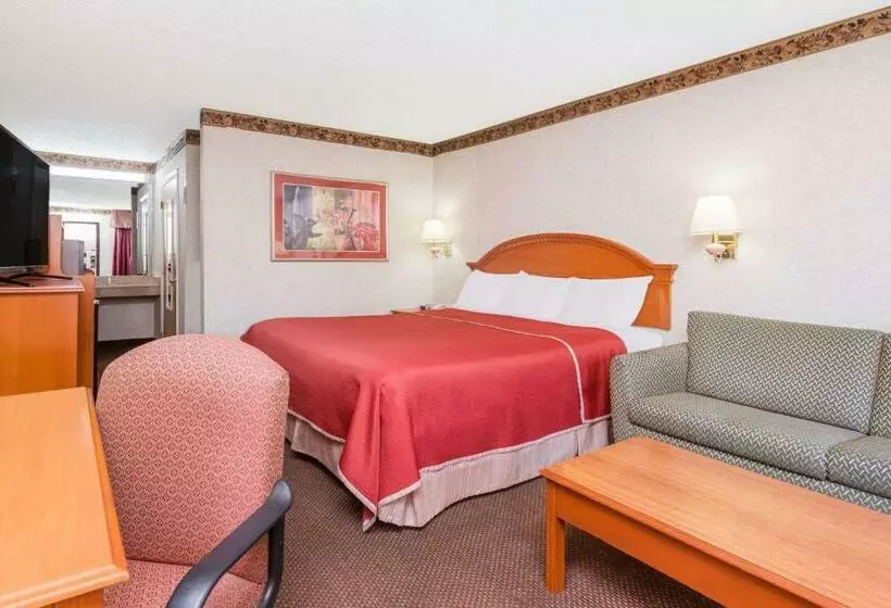 キングサイズベッドのスタンダードルーム, Travelodge By Wyndham Chattanooga/hamilton Place