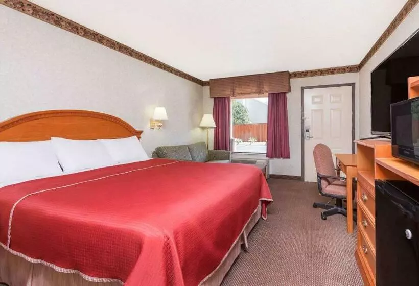 キングサイズベッドのスタンダードルーム, Travelodge By Wyndham Chattanooga/hamilton Place