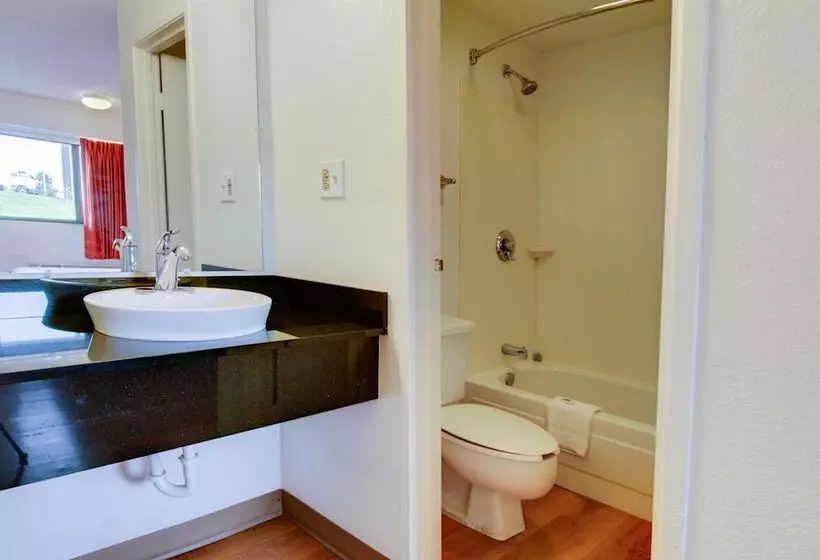 اتاق استاندارد با 2 تخت دوبل, Motel 6 Kansas City, Mo
