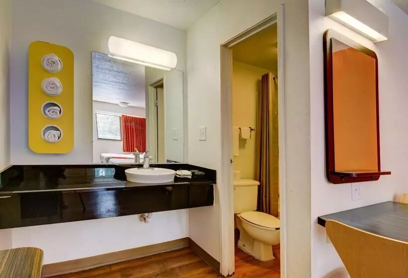 اتاق استاندارد با 2 تخت دوبل, Motel 6 Kansas City, Mo