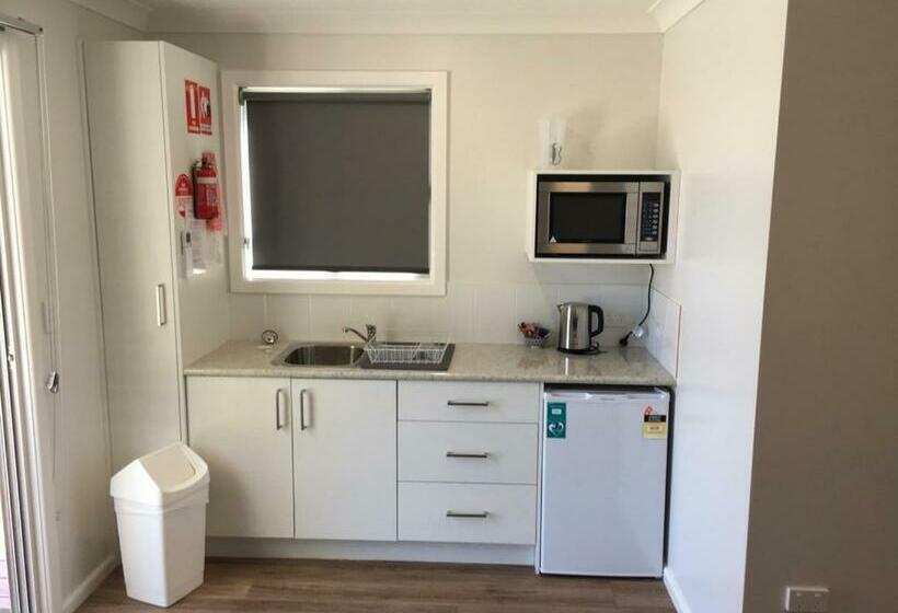 Family Suite, Terminus