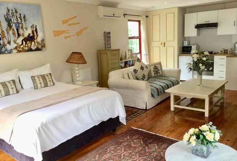 جناح مطلّ علي حمام السباحة, Oceangolf Guest House