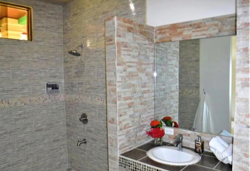 스탠다드 스튜디오, Coco Beach Village