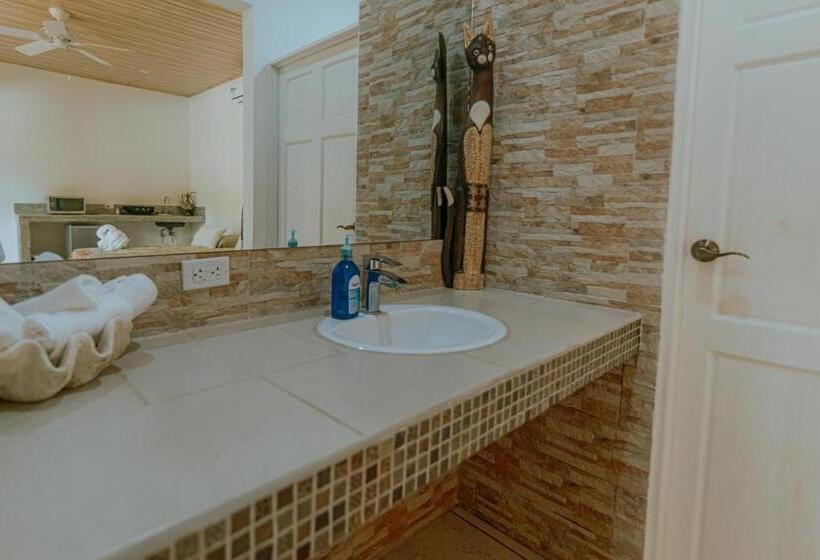 스탠다드 스튜디오, Coco Beach Village