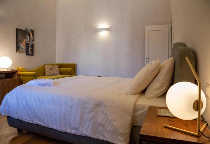 キングサイズベッドのスーペリアルーム, Dimora Storica Lo Svevo