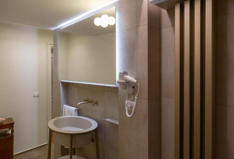 キングサイズベッドのスーペリアルーム, Dimora Storica Lo Svevo