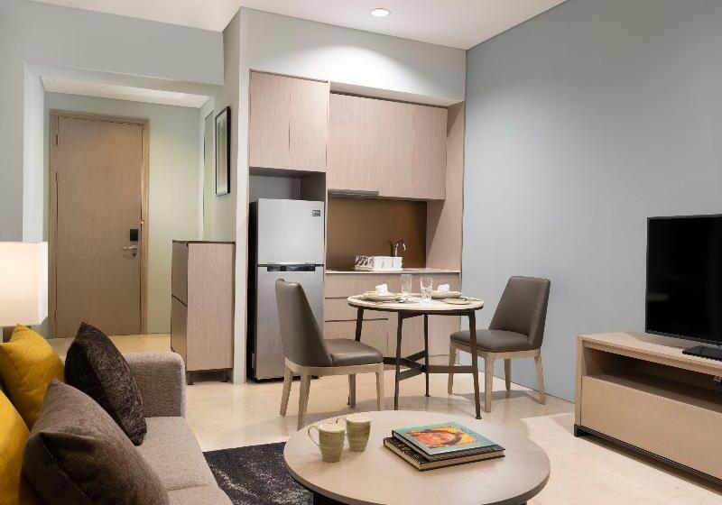 جناح مطلّ علي حمام السباحة, Mangkuluhur Residences By Lorin