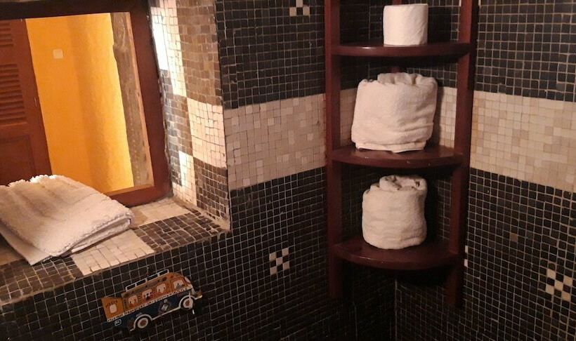 اتاق استاندارد سه نفره, Maison Augustin Ly