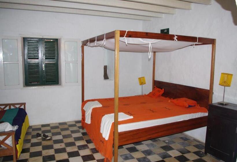 اتاق استاندارد سه نفره, Maison Augustin Ly