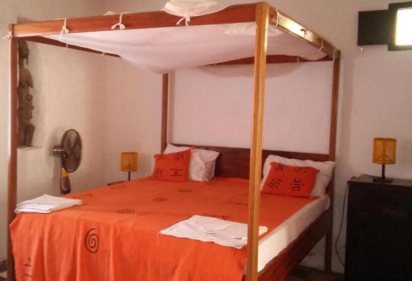 اتاق استاندارد سه نفره, Maison Augustin Ly