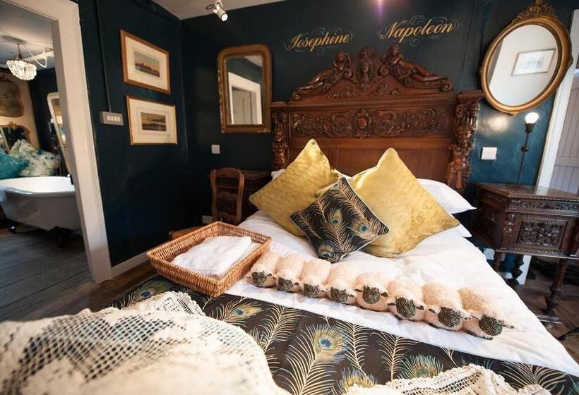 Suite, The Woolpack Inn