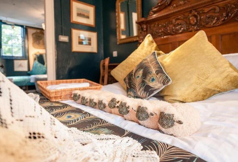 Suite, The Woolpack Inn