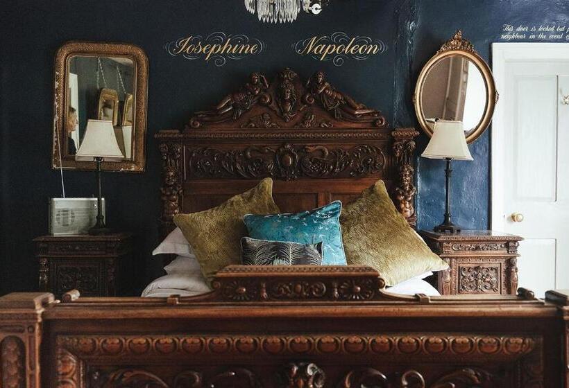 Suite, The Woolpack Inn