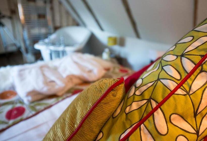 Junior Suite, The Woolpack Inn