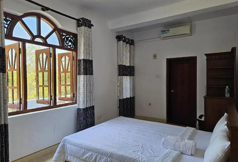 デラックスルーム, Grand Villa Kalametiya