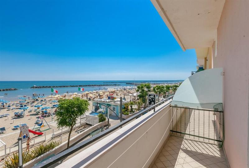 Triple Room Sea View, Britannia