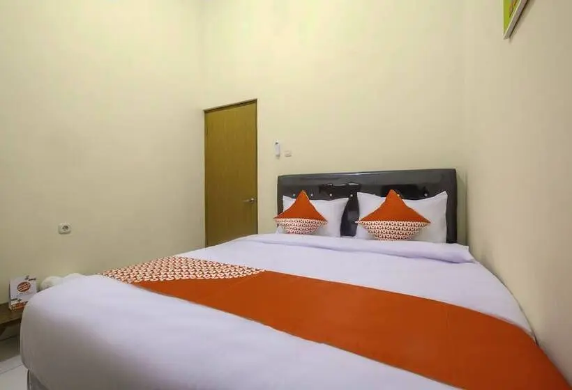 デラックスルーム, Siliwangi Guest House Syariah Tasikmalaya Mitra Reddoorz