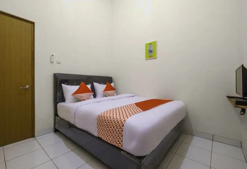 デラックスルーム, Siliwangi Guest House Syariah Tasikmalaya Mitra Reddoorz