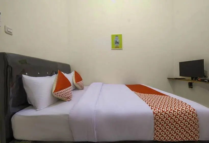 デラックスルーム, Siliwangi Guest House Syariah Tasikmalaya Mitra Reddoorz