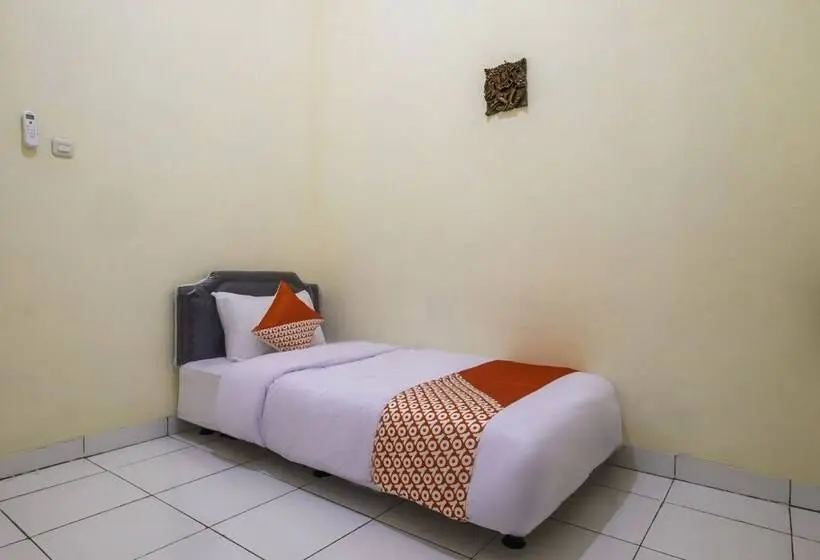 シングルデラックスルーム, Siliwangi Guest House Syariah Tasikmalaya Mitra Reddoorz