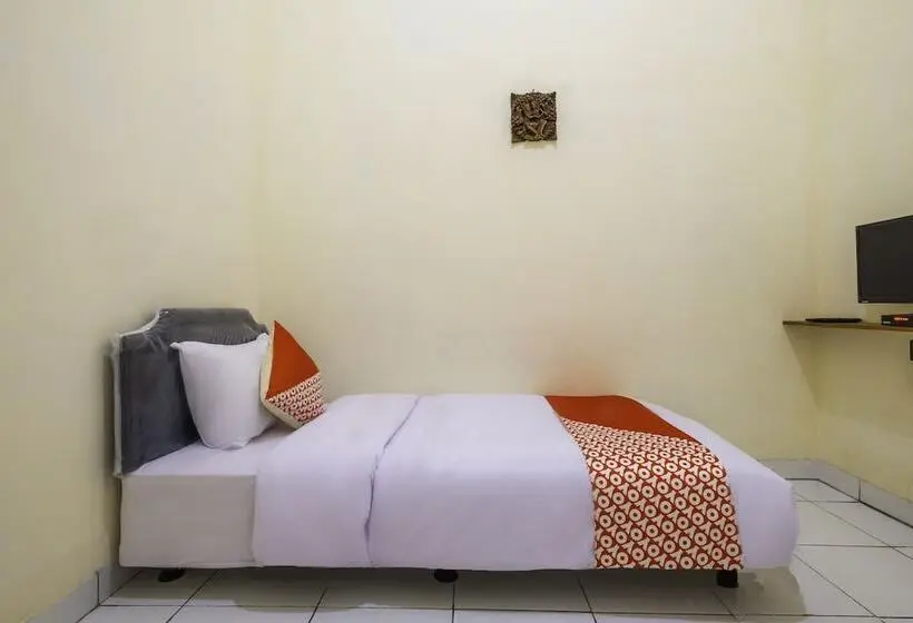 シングルデラックスルーム, Siliwangi Guest House Syariah Tasikmalaya Mitra Reddoorz