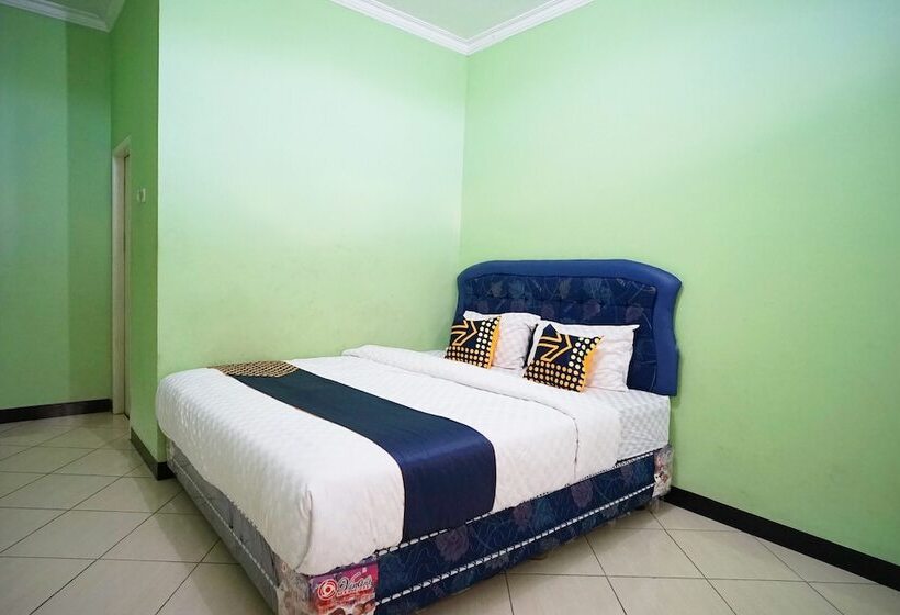 Номер Стандарт, Spot On 2729 Marzan Syariah Guest House