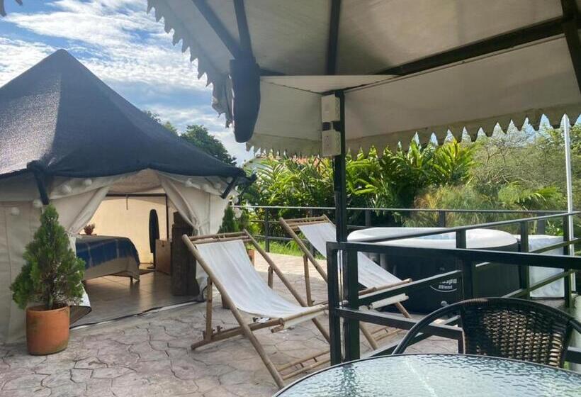 Standard Tent, San Juan De Los Guayabos