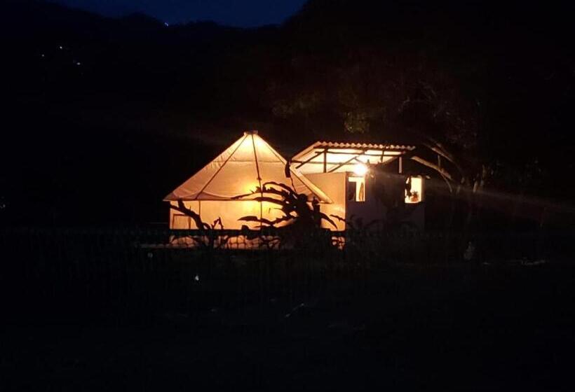 Standard Tent, San Juan De Los Guayabos